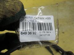 Датчик ABS 57455-TF0-003 на Honda Fit GE6 L13A Фото 2