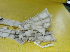 Крепление бампера 52155-28100, 52156-28070, 52155-28110, 52156-28080 на Toyota Voxy ZRR70G Фото 10