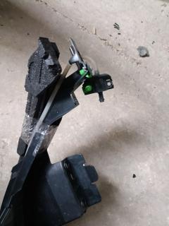 Крепление бампера JK72-17E778-BA на Land Rover Discovery Sport L550 Фото 13