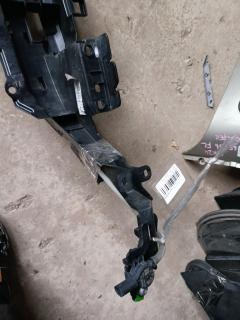 Крепление бампера JK72-17E778-BA на Land Rover Discovery Sport L550 Фото 22