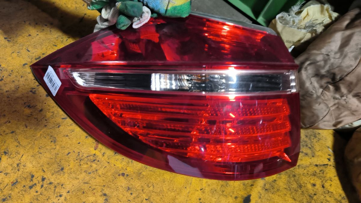 Стоп D046A D046A на Honda Elysion RR1 Фото 4