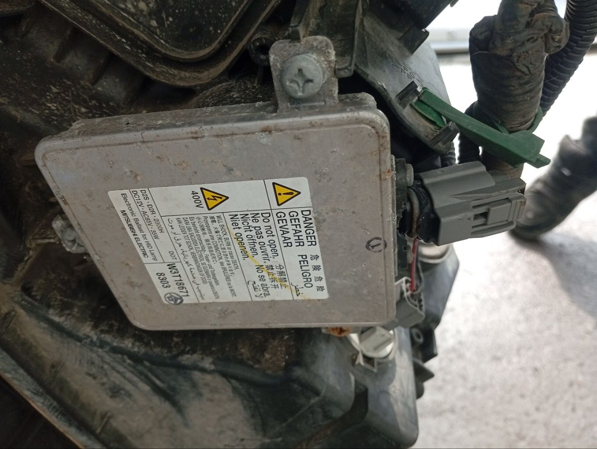 Фара P7040 P7040 на Honda Elysion RR1 Фото 4