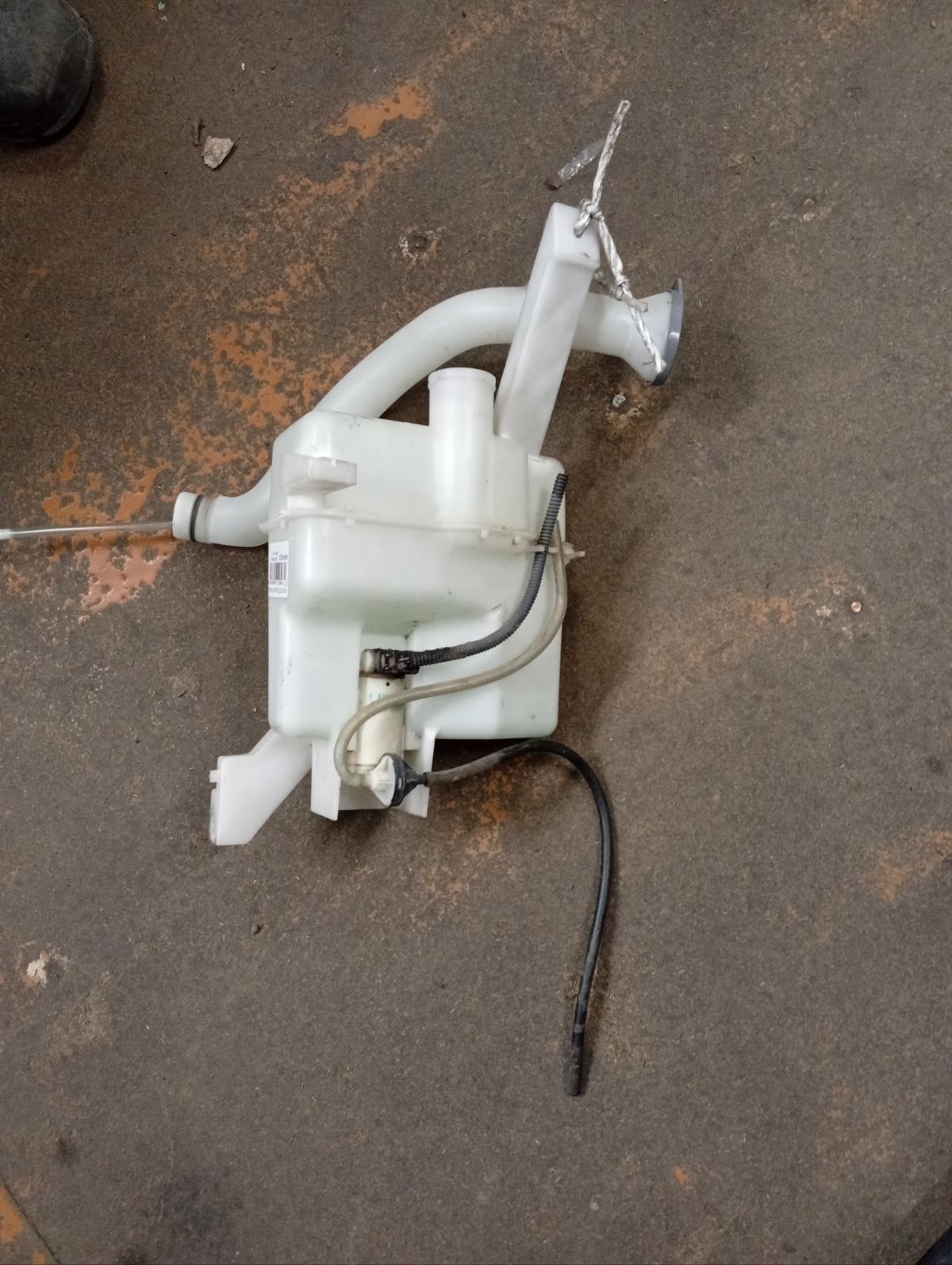 Бачок омывателя 28919AX000 на Nissan Note E11 Фото 3