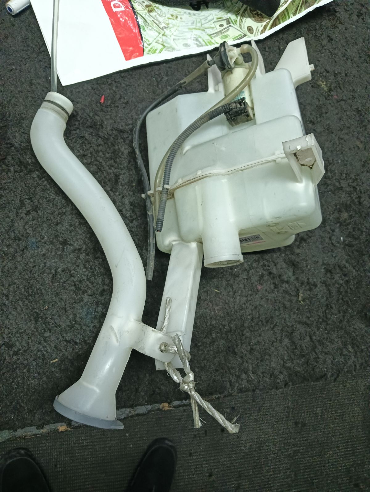 Бачок омывателя 28919AX000 на Nissan Note E11 Фото 4