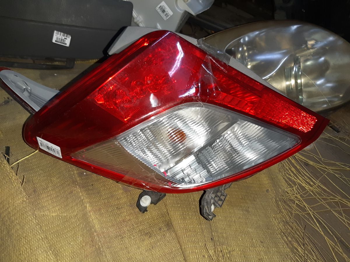 Стоп 52-228 52-228 на Toyota Vitz KSP130 Фото 11