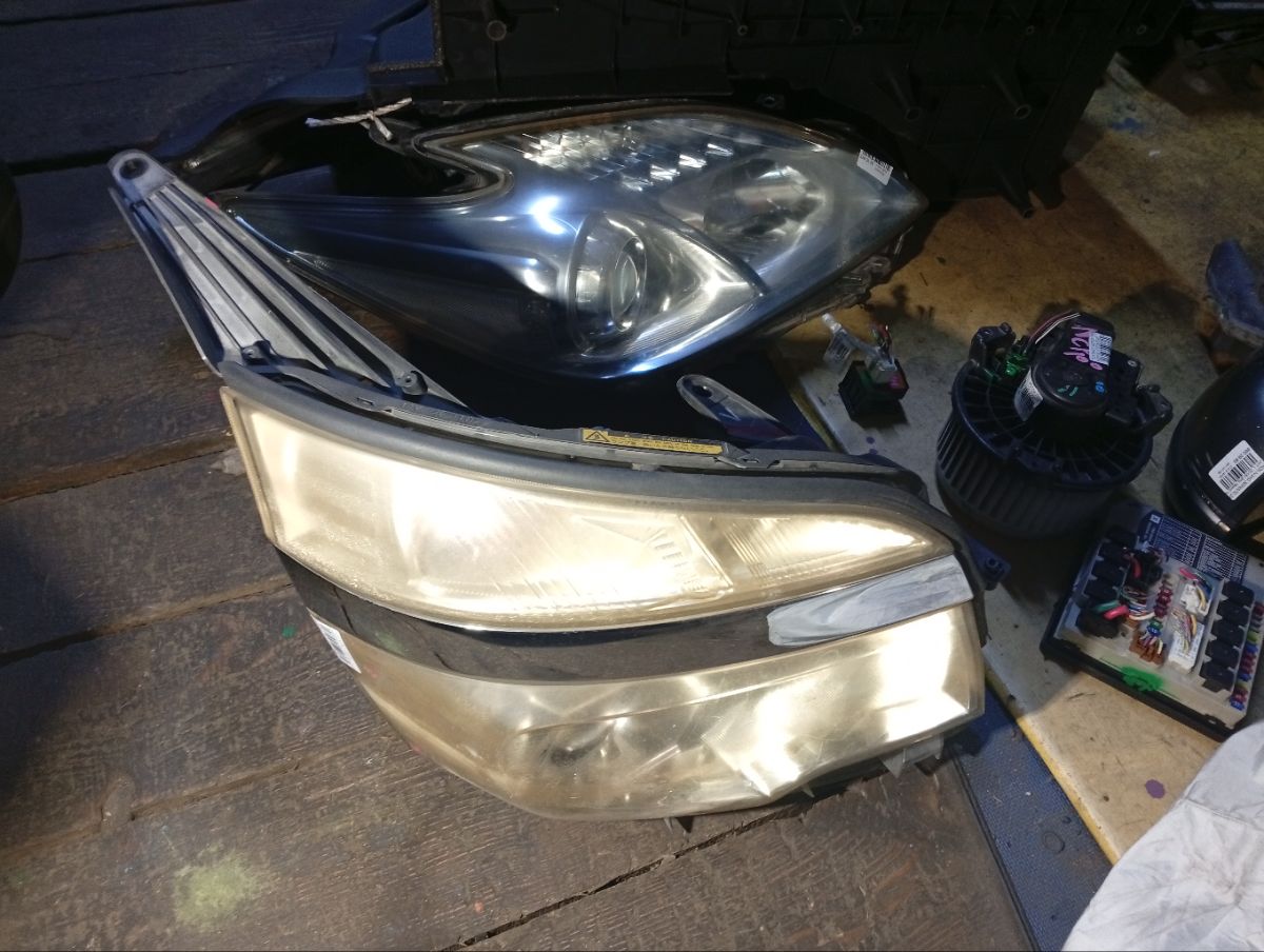 Фара 28-226 28-226 на Toyota Voxy ZRR70G Фото 5