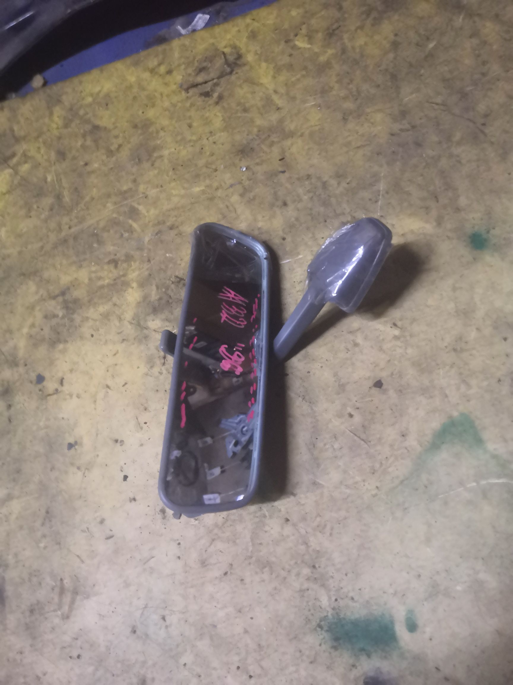 Зеркало салона на Nissan Cefiro A32 Фото 4