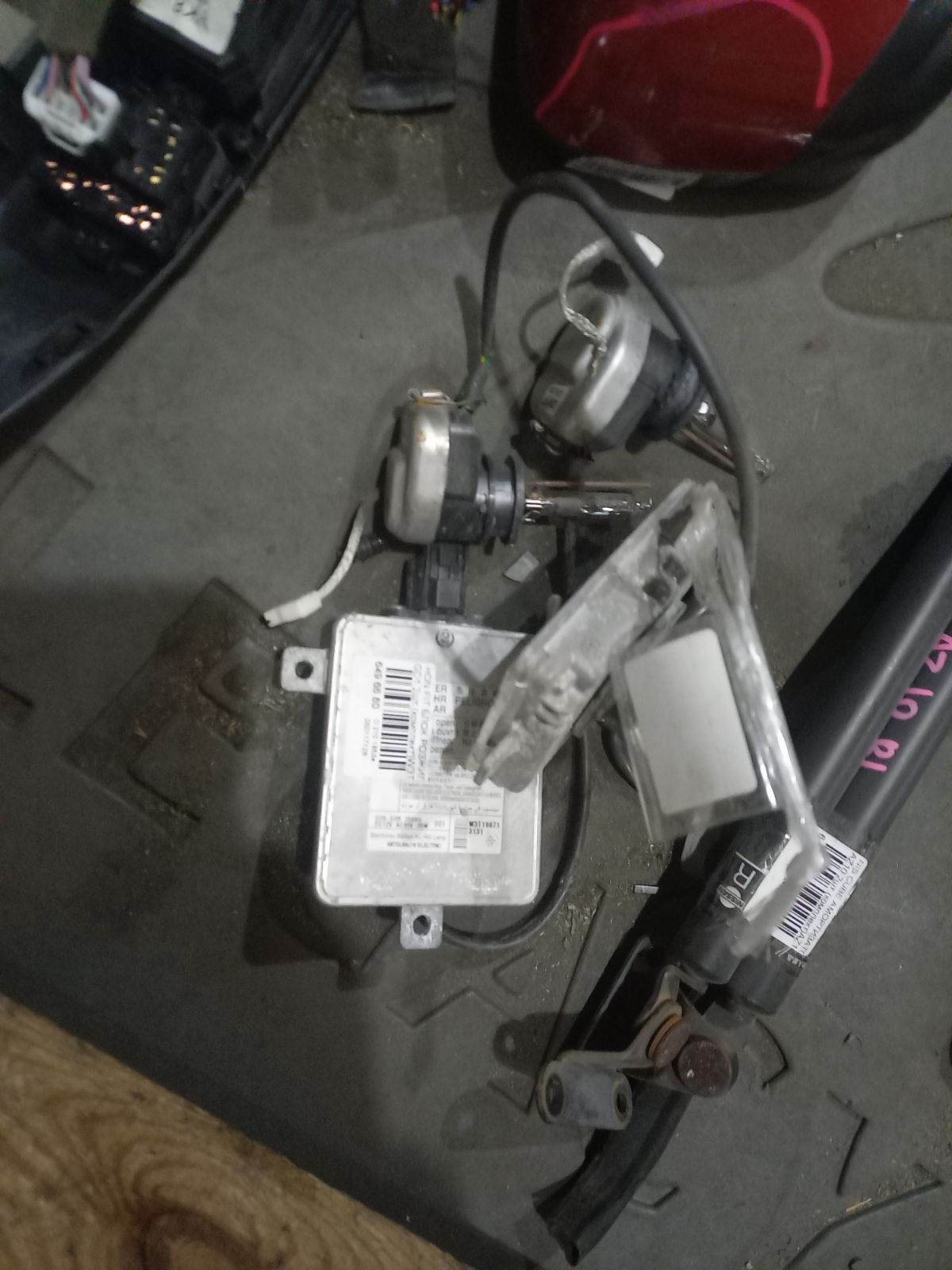 Блок розжига ксенона на Honda Fit GD1 Фото 2