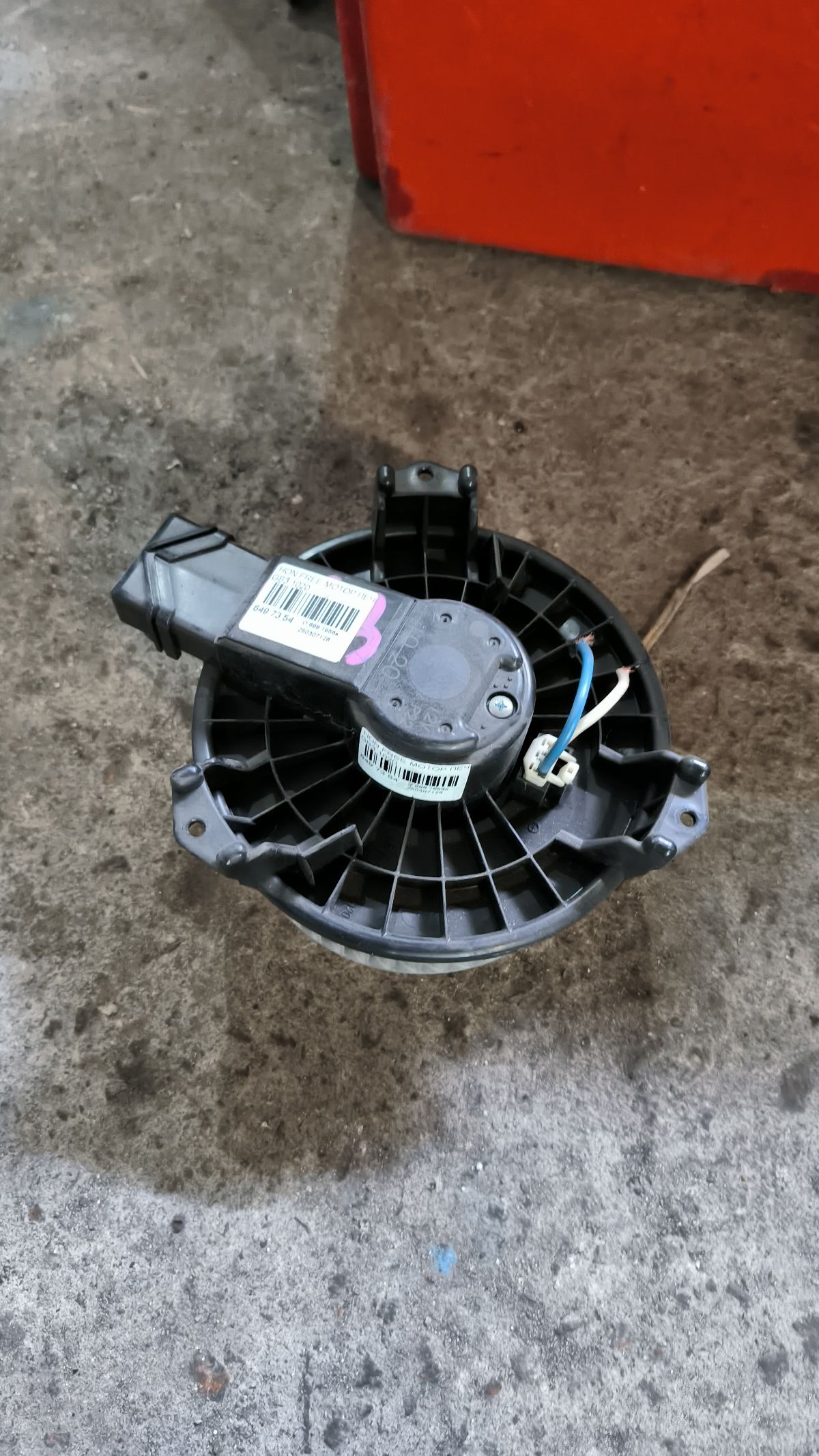 Мотор печки 79310-SYY-003 на Honda Freed GB3 Фото 3