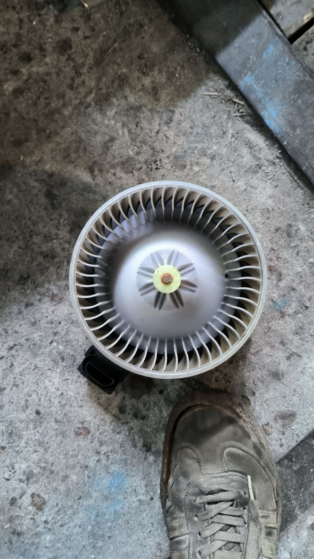 Мотор печки 79310-SYY-003 на Honda Freed GB3 Фото 4