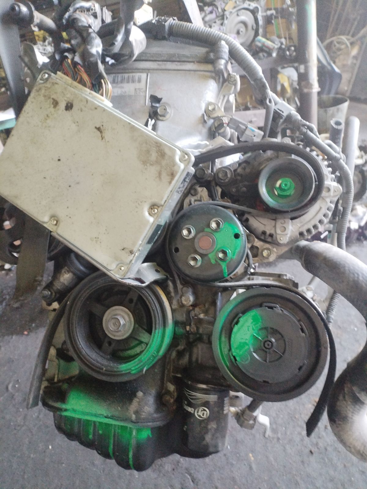 Двигатель 19000-28330 на Toyota Isis ANM10G 1AZ-FSE Фото 10