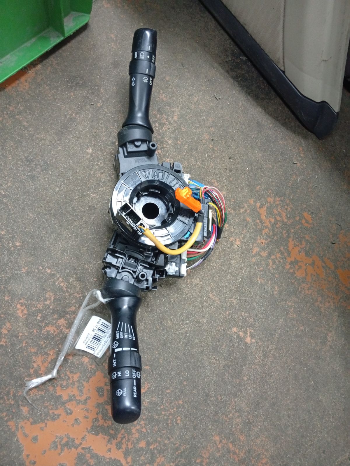 Переключатель поворотов на Toyota Prius ZVW30 Фото 7