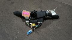 Переключатель поворотов на Toyota Prius ZVW30 Фото 5