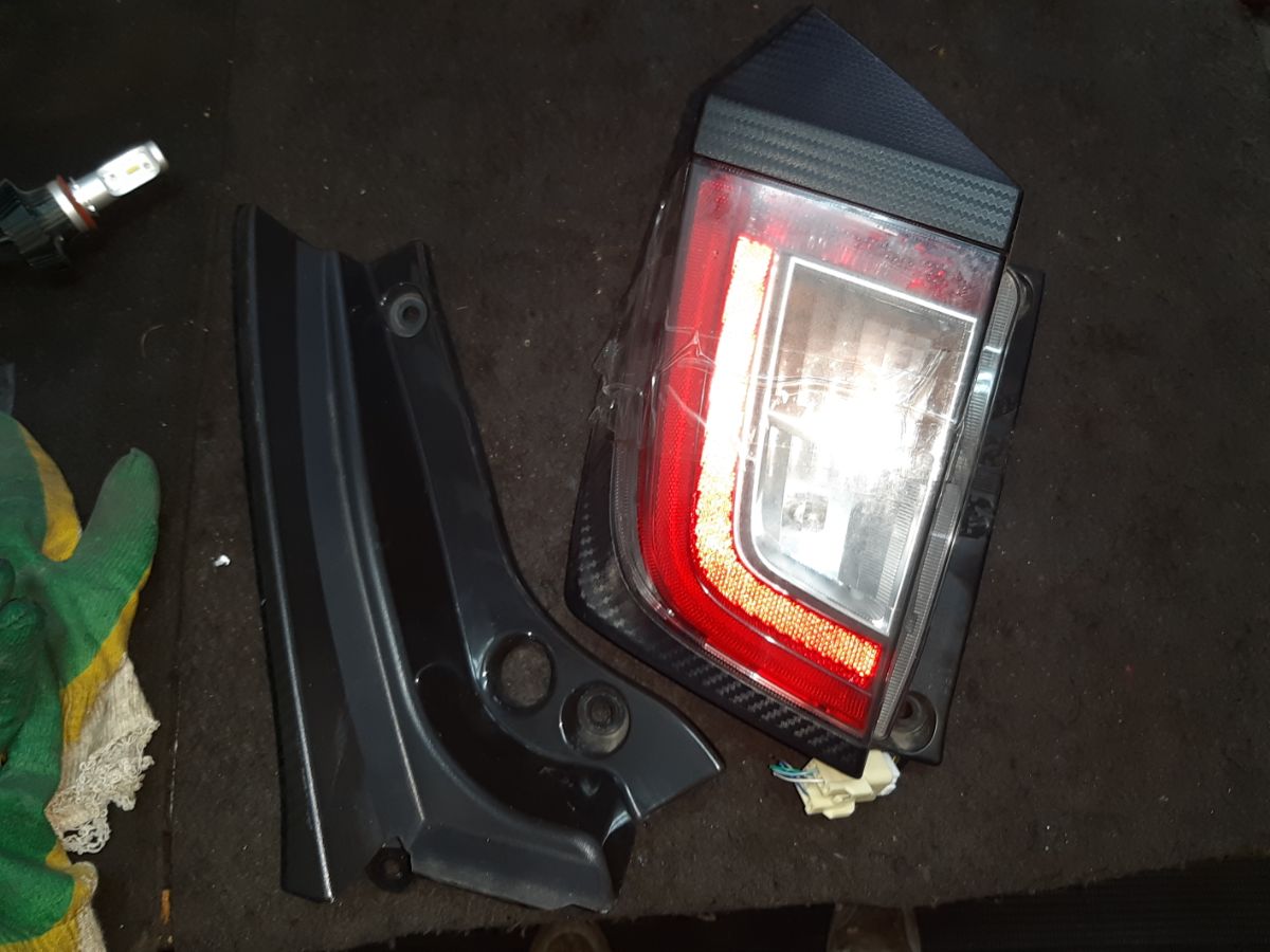 Стоп 20523 20523 на Daihatsu Mira E:s LA350S Фото 4