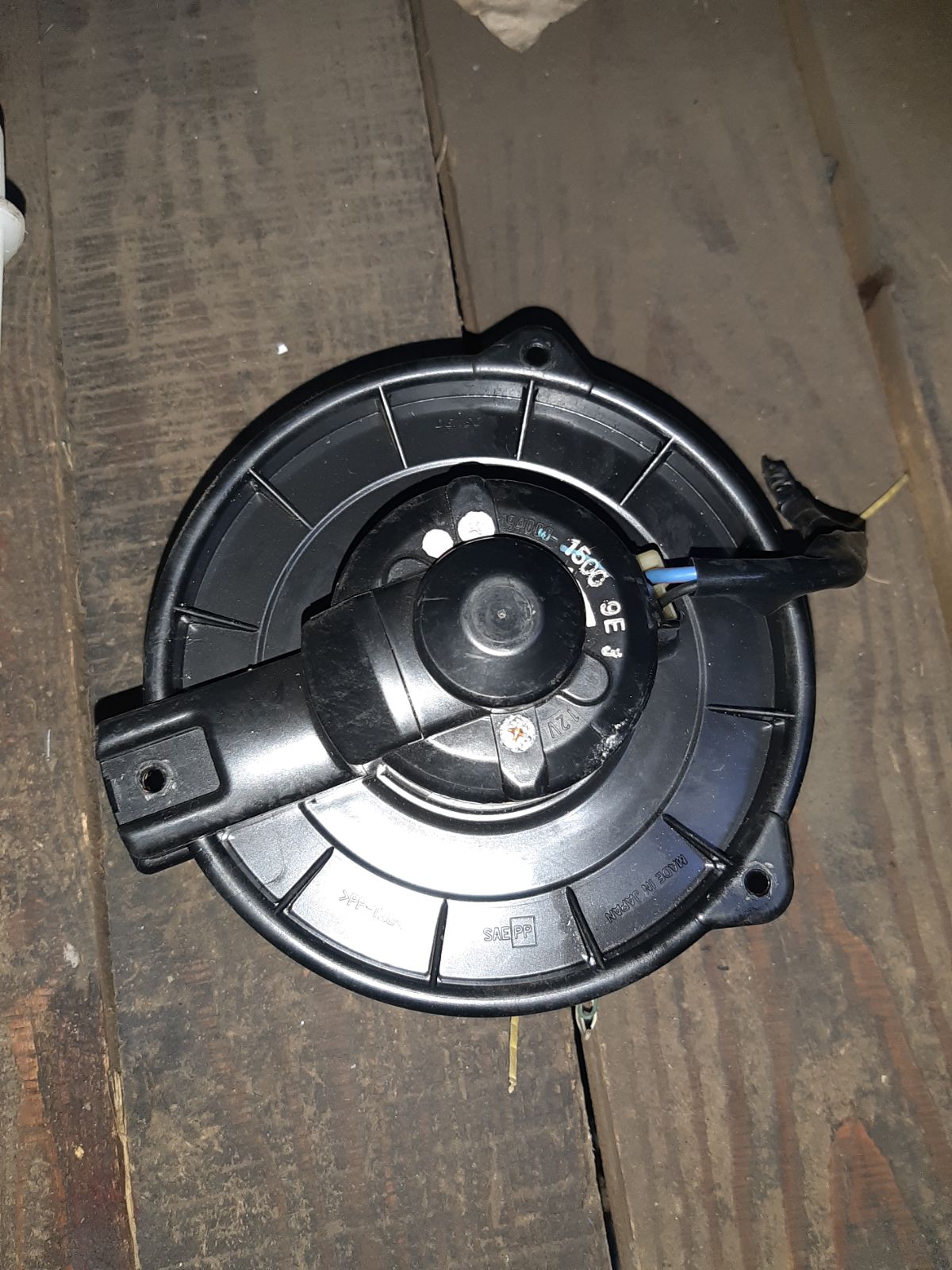 Мотор печки 87103-12050 на Toyota Caldina AZT241W Фото 3