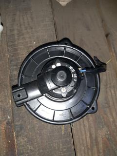 Мотор печки 87103-12050 на Toyota Caldina AZT241W Фото 3