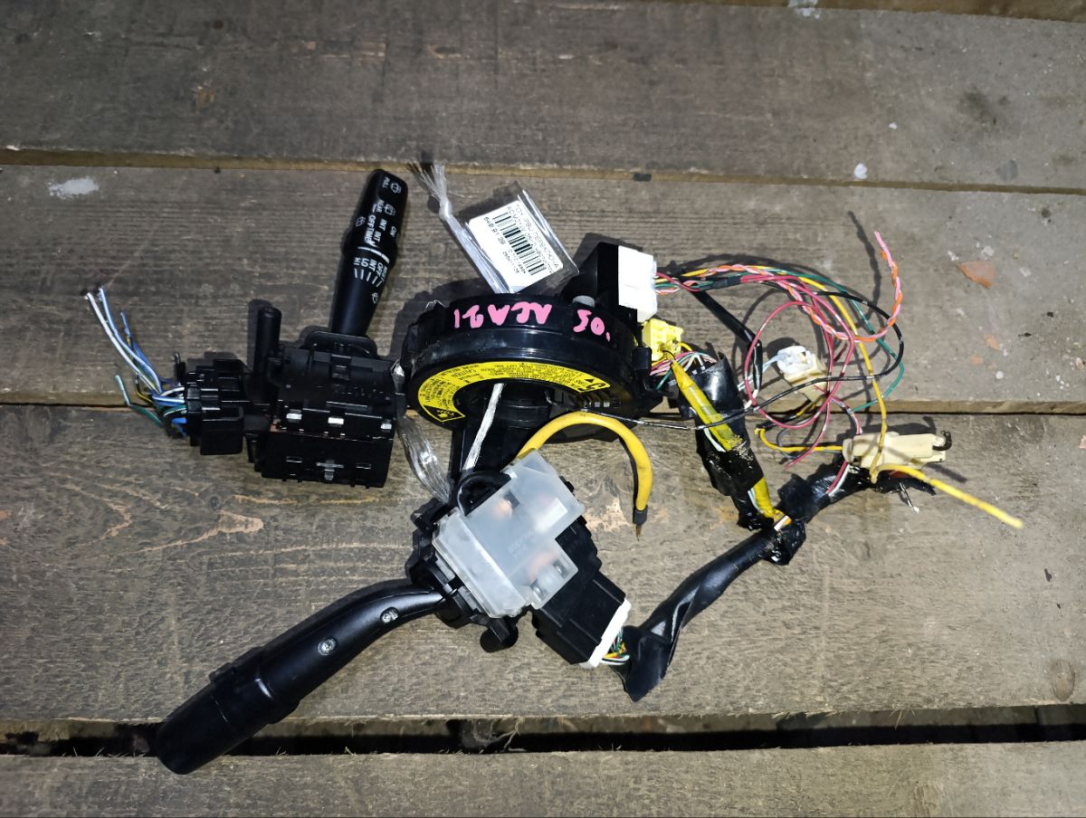 Переключатель поворотов на Toyota Ipsum ACM21W Фото 6