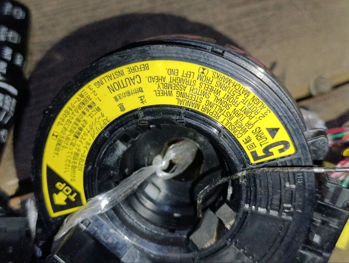 Переключатель поворотов на Toyota Ipsum ACM21W Фото 9