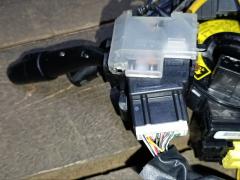 Переключатель поворотов на Toyota Ipsum ACM21W Фото 13