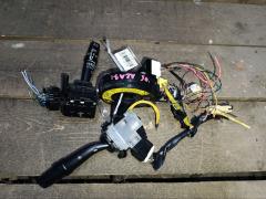 Переключатель поворотов на Toyota Ipsum ACM21W Фото 6