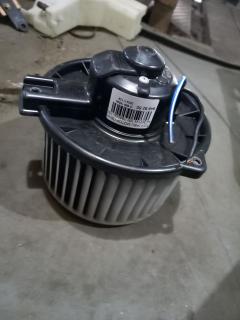 Мотор печки 87103-44030 на Toyota Ipsum ACM21W Фото 6