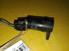 Насос омывателя стекла 85330-10280 на Toyota Camry ACV30 2AZ-FE Фото 2