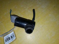 Насос омывателя стекла на Toyota Camry ACV30 2AZ-FE 85330-10280