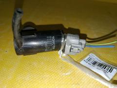 Насос омывателя стекла 85330-10280 на Toyota Camry ACV30 2AZ-FE Фото 2