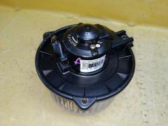 Мотор печки на Toyota Noah AZR60G