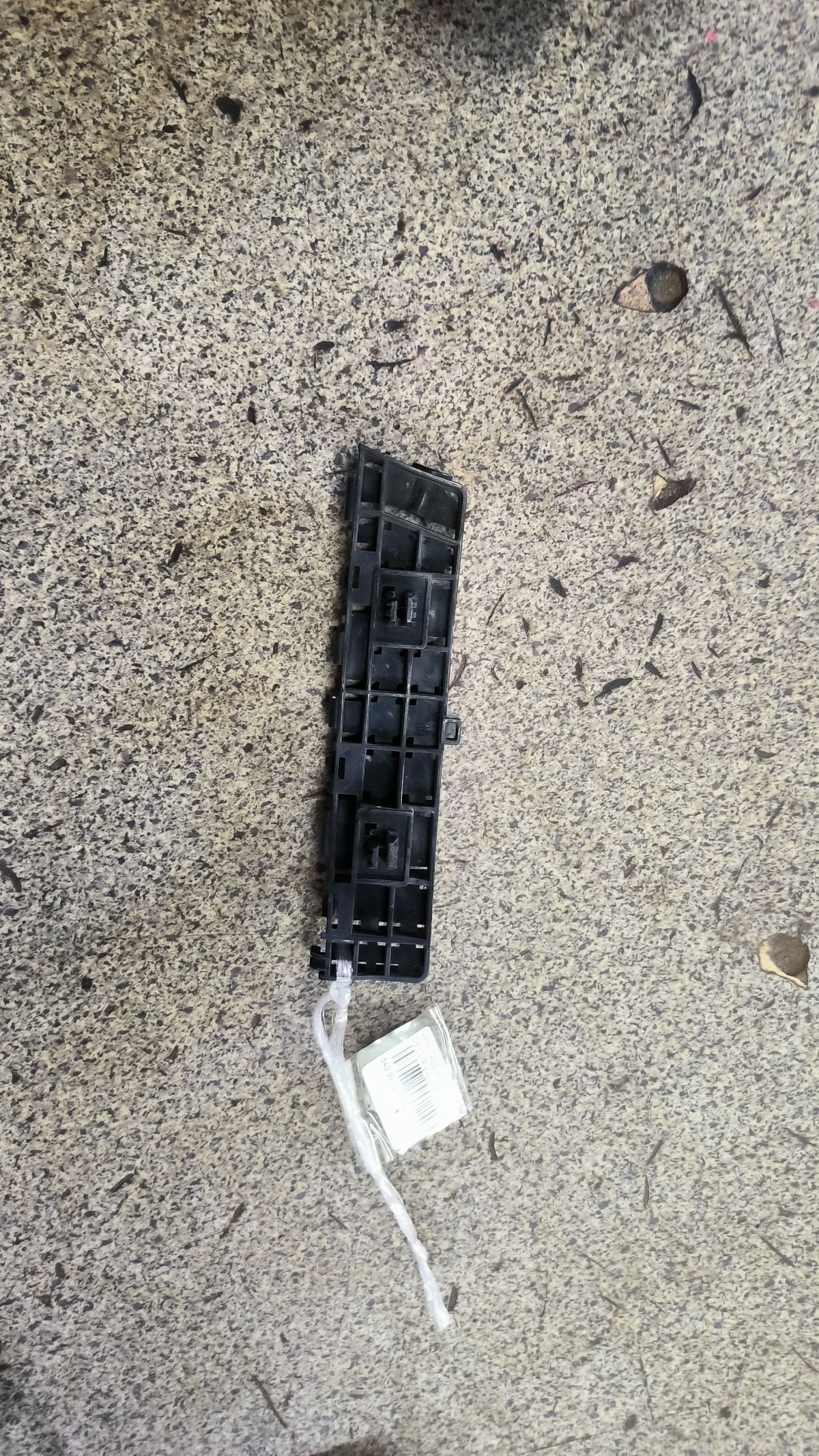 Крепление бампера 71193-SFM-003 на Honda Freed Spike GB3 Фото 3