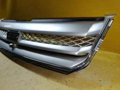 Решетка радиатора 53101-28200 на Toyota Noah AZR65G Фото 2