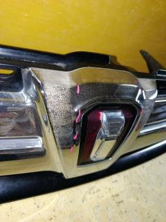 Решетка радиатора 53101-44330, 53114-44010 на Toyota Isis ZGM10G Фото 4