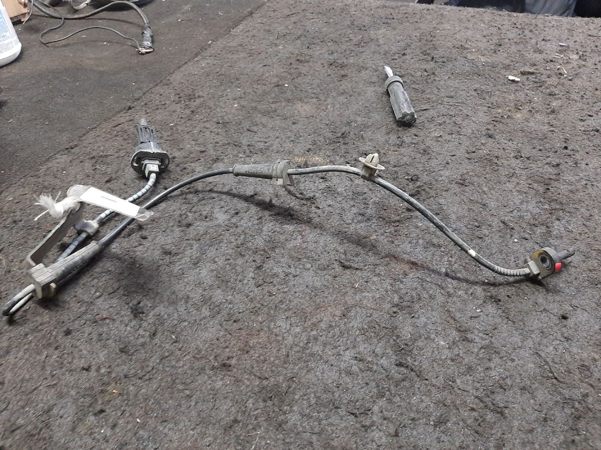 Датчик ABS 57455-TF0-003 на Honda Fit GE6 L13A Фото 3