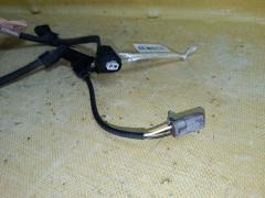 Датчик ABS 89542-30260 на Toyota Crown GRS182 3GR-FSE Фото 2