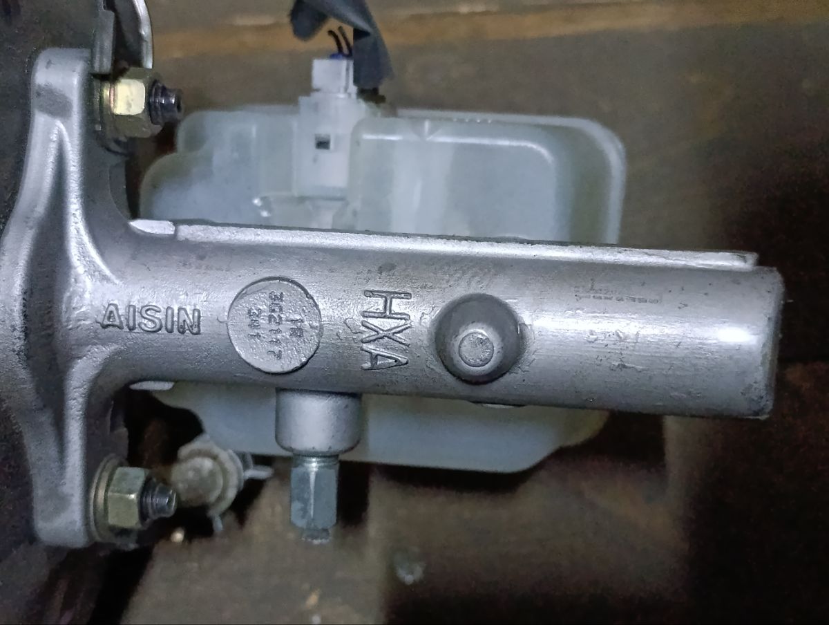 Главный тормозной цилиндр на Toyota Crown JZS173 1JZ-GE Фото 4
