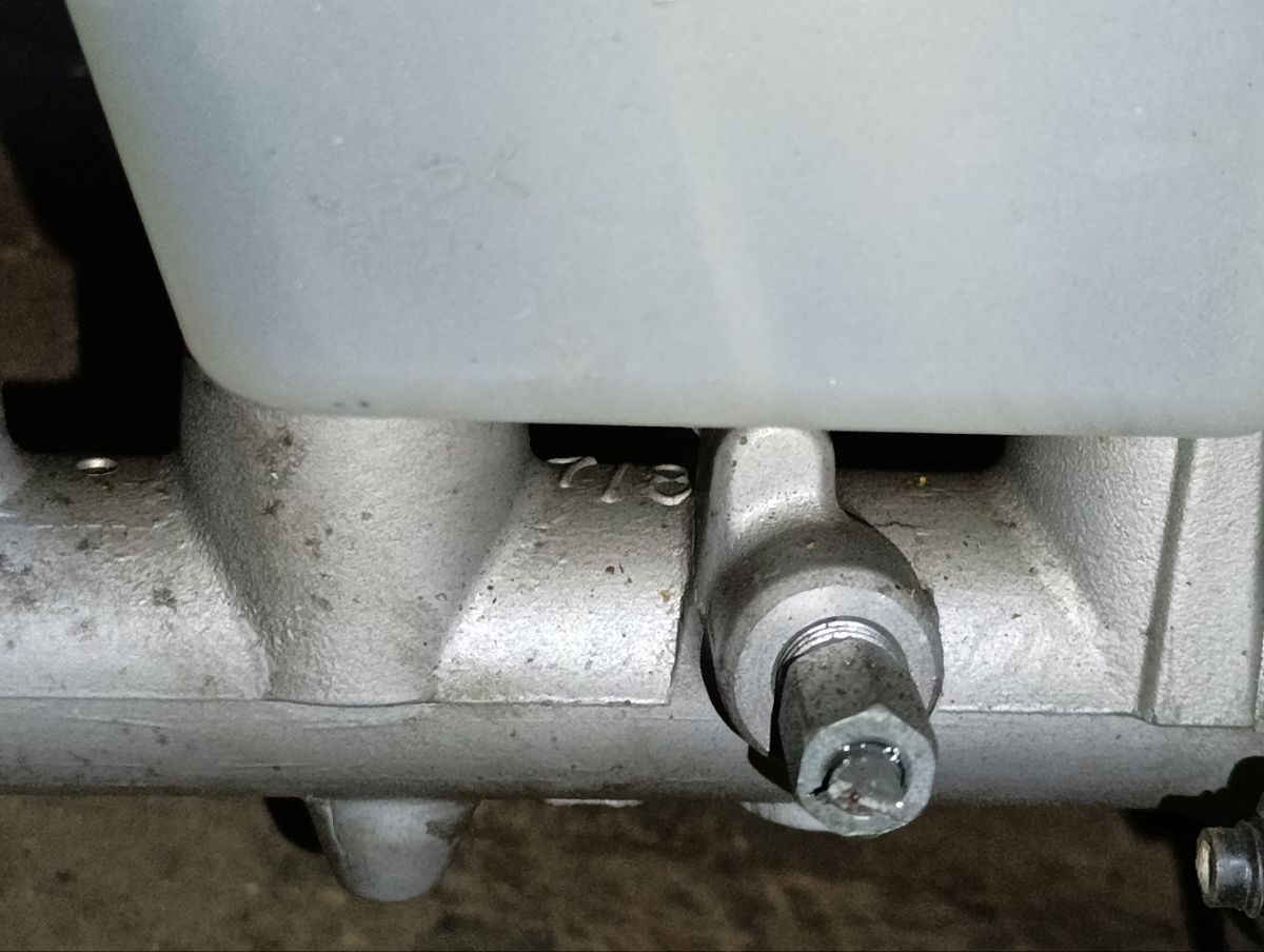 Главный тормозной цилиндр на Toyota Crown JZS173 1JZ-GE Фото 8