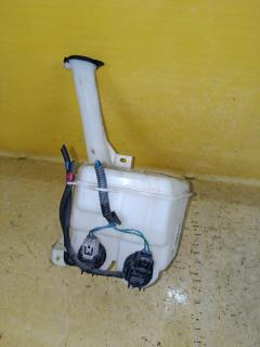 Насос омывателя стекла 85330-21010 на Toyota Vitz KSP90 Фото 2