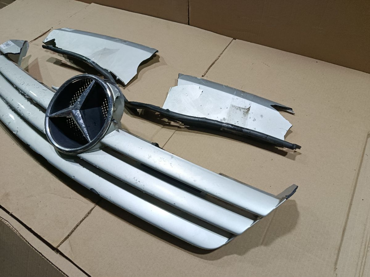 Эмблема A4148800085, A4148800060 на Mercedes-Benz Vaneo W414.700 Фото 10