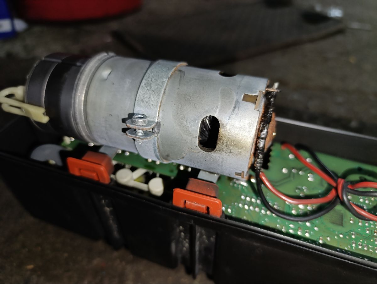 Компрессор центрального замка 2208000748 на Mercedes-Benz S-Class W220 Фото 13