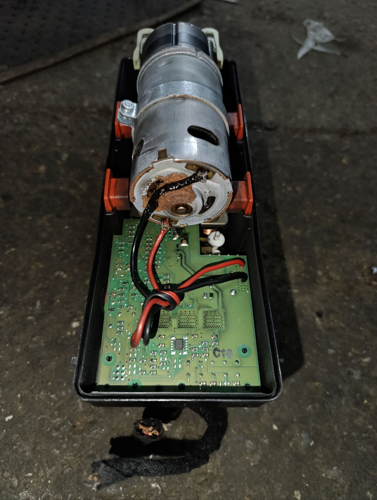 Компрессор центрального замка 2208000748 на Mercedes-Benz S-Class W220 Фото 9