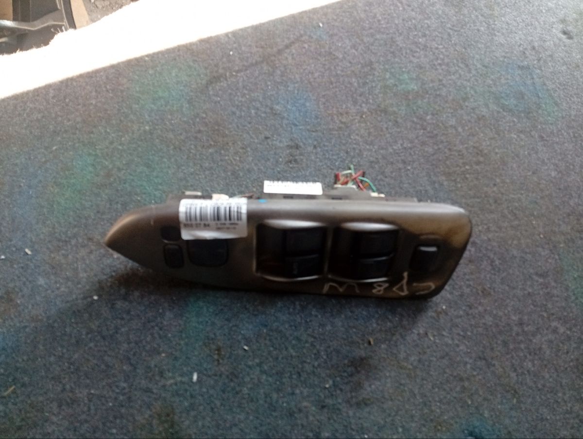 Блок упр-я стеклоподъемниками CB08-66-350A на Mazda Premacy CP8W Фото 6