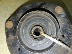 Чашка стойки на Toyota Harrier MCU15W Фото 4