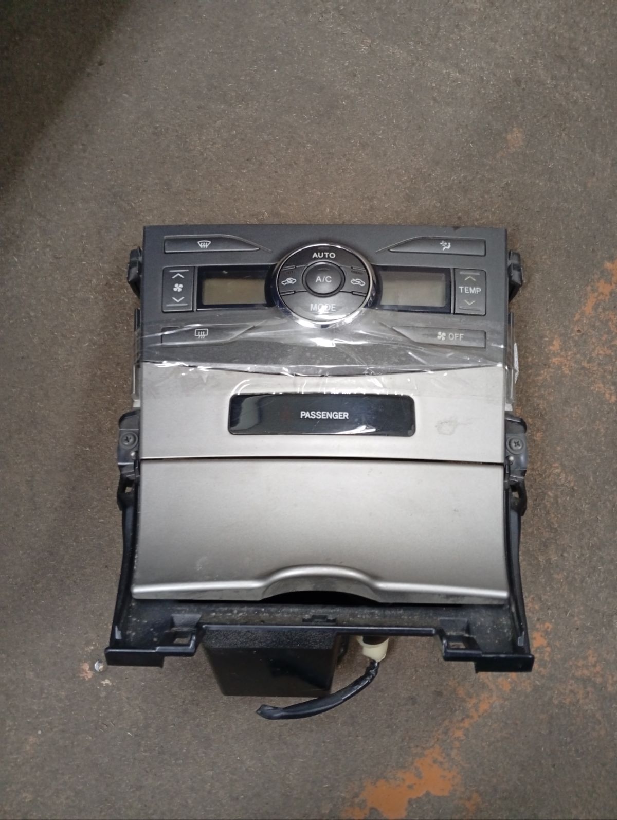 Блок управления климатконтроля на Toyota Corolla Fielder NZE144G 1NZ-FE Фото 8