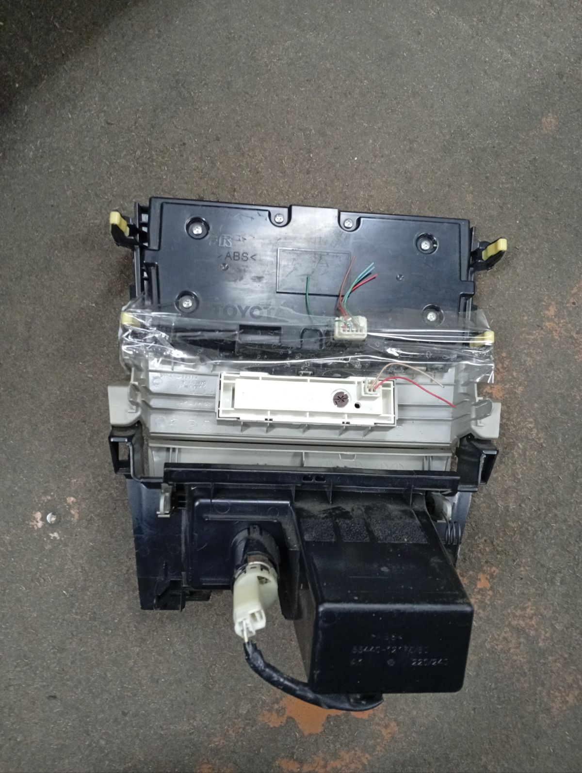 Блок управления климатконтроля на Toyota Corolla Fielder NZE144G 1NZ-FE Фото 9