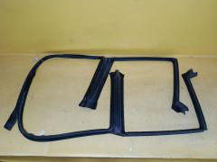 Уплотнение двери на Subaru Forester SF9 JF1SF65642H726235