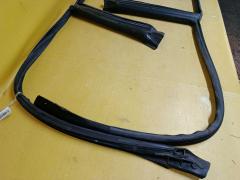 Уплотнение двери JF1SF65642H726235 на Subaru Forester SF9 Фото 4