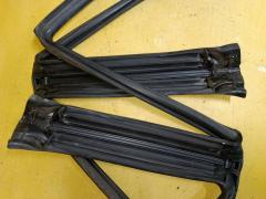 Уплотнение двери JF1SF65642H726235 на Subaru Forester SF9 Фото 5