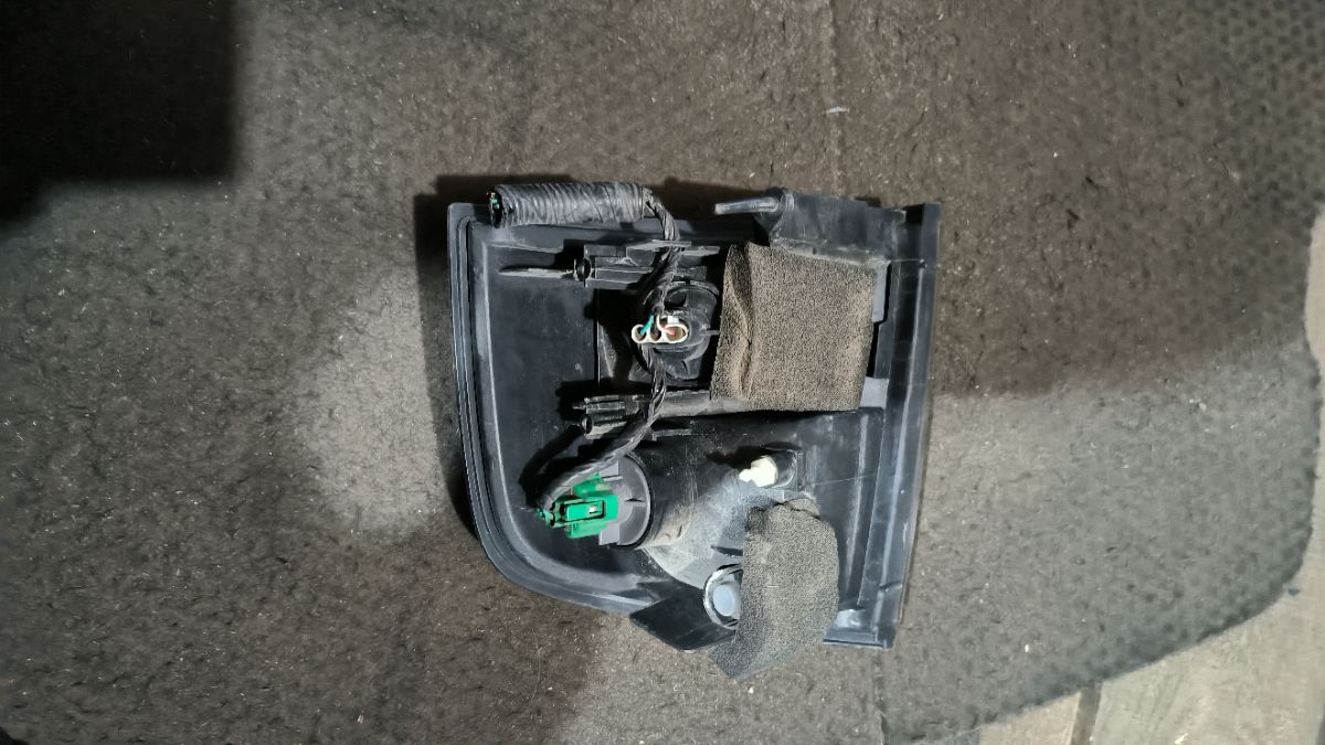 Поворотник к фаре P0371 P0371,26121HA001, 26121HA00A, MQ904563, MQ911890, S47P5106XA, S47P5106XB на Mazda Bongo SK22M Фото 6