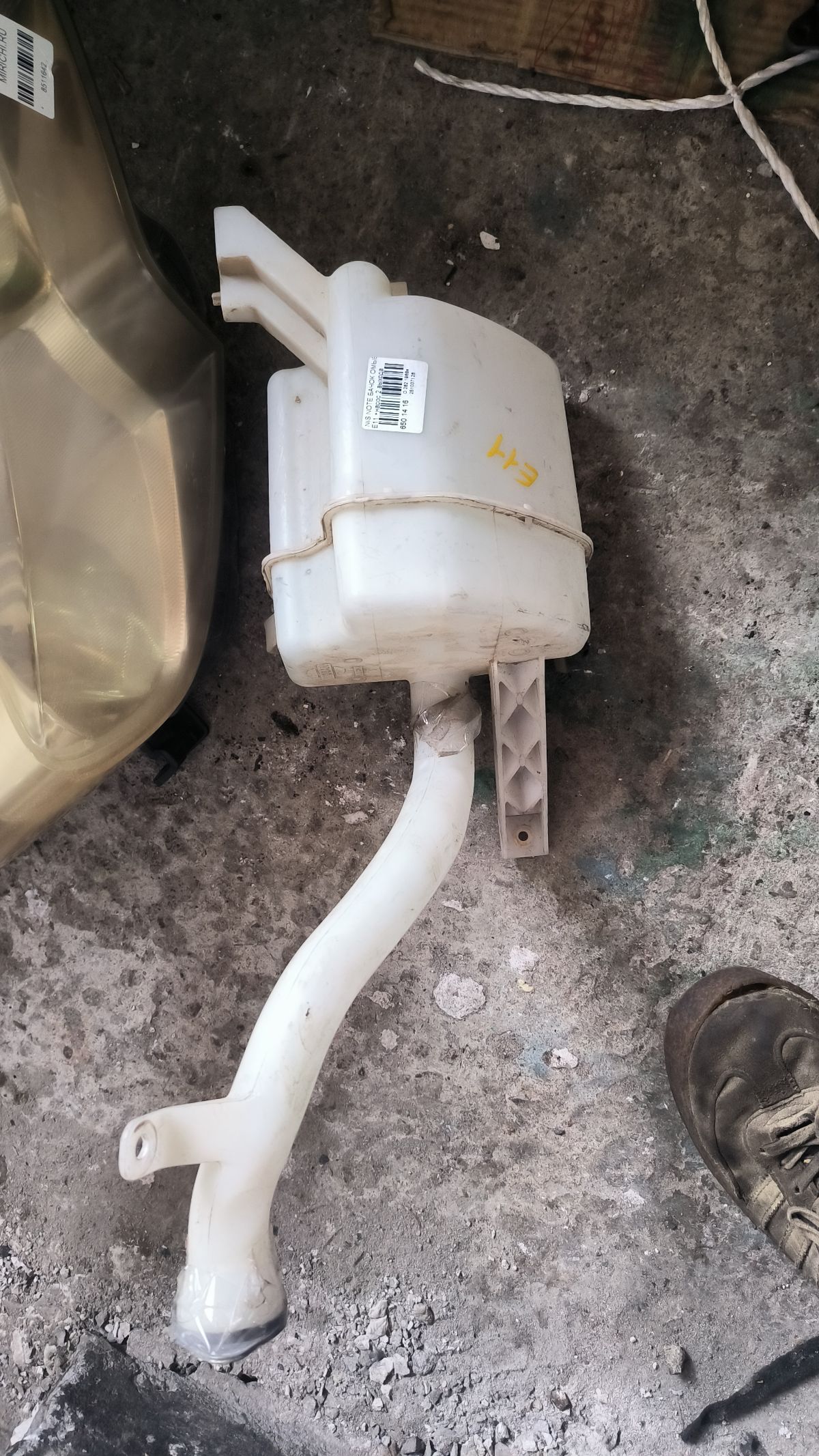 Бачок омывателя 28919AX000 на Nissan Note E11 Фото 4