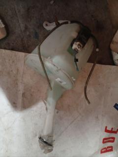 Бачок омывателя 85315-52050 на Toyota Funcargo NCP20 Фото 4